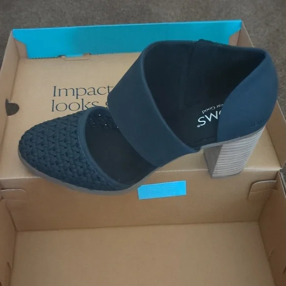 TOMS Milan Heels - Picture 3 of 9